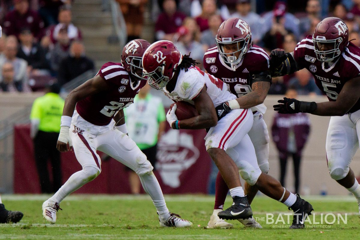 Sophomore%26%23160%3BAnthony+Hines+III+had+a+four+yard+tackle+for+loss+against+Alabama.