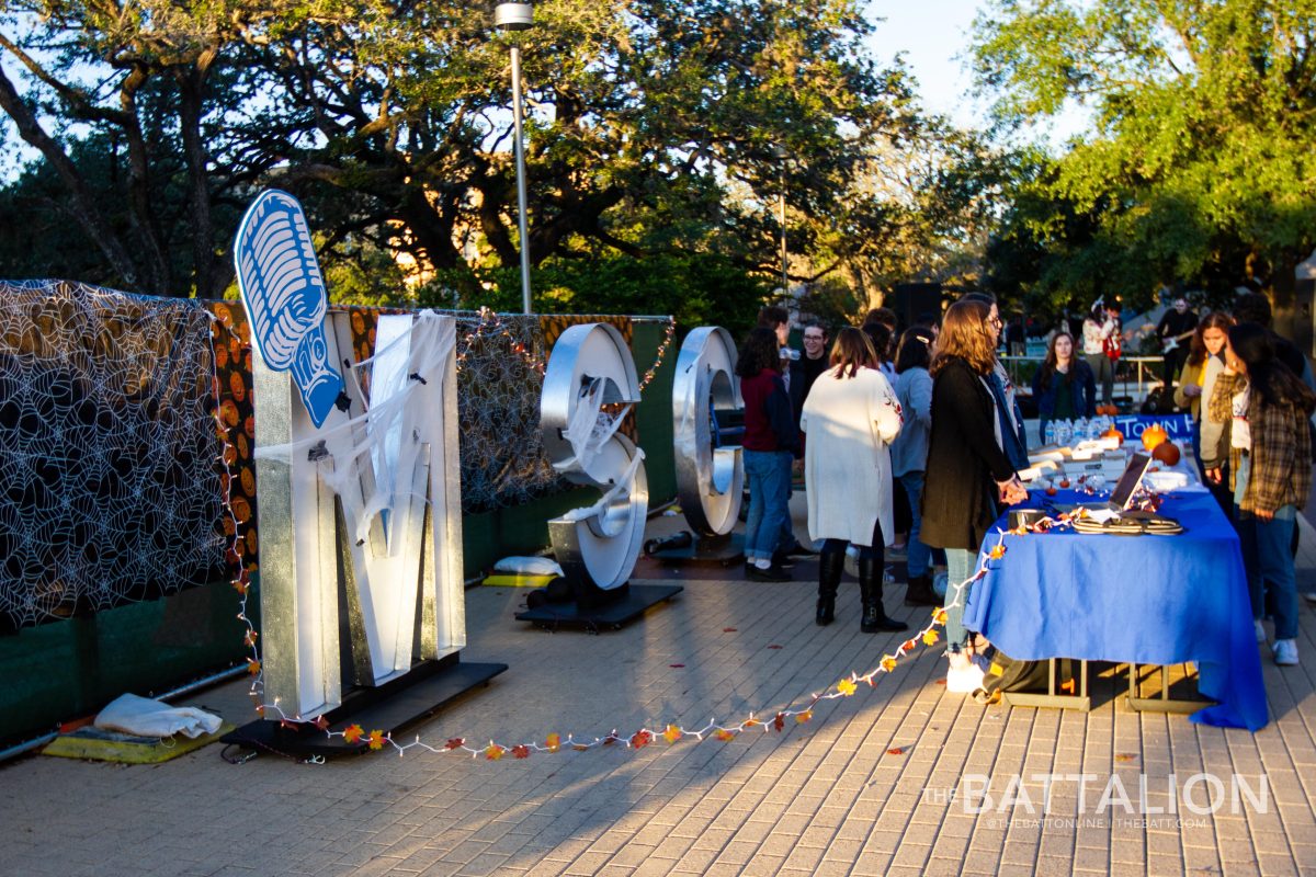 MSC Townhall hosted Rocktober Fest in Rudder Plaza featuring live music, food and pumpkin carving.