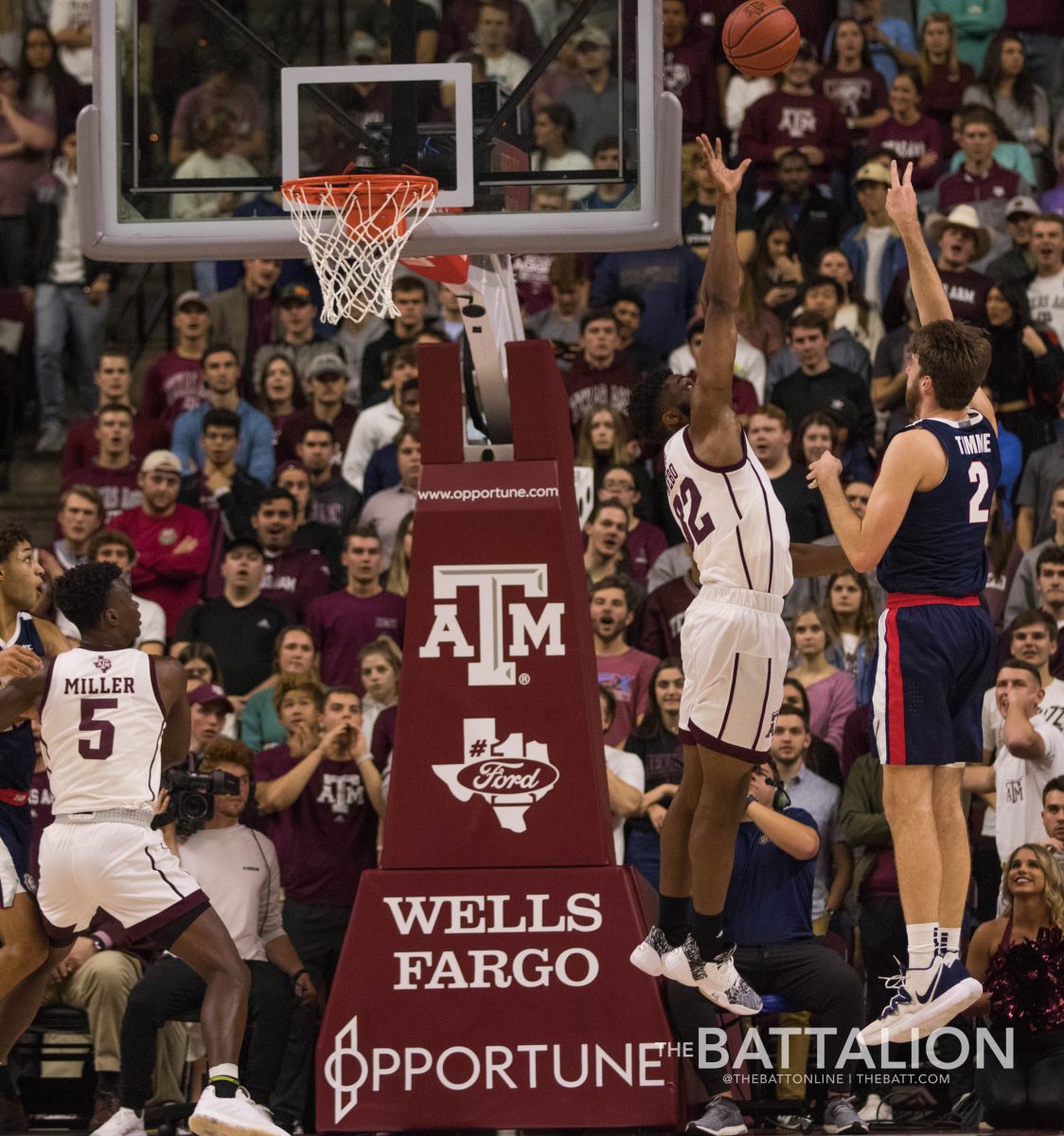 Josh Nebo attempts to block a shot on the basket.&#160;