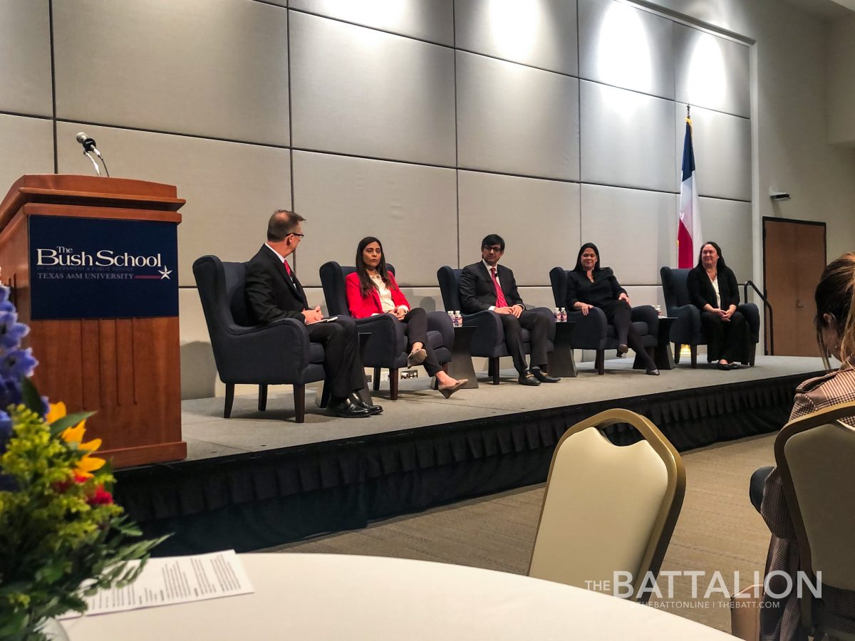 Raymond Robertson, Dr. Sumera Haque, Duraid Quereshi, Leslie Cruz and Elizabeth Vazquez discuss ideas to propel women in economy forward through medicine, media and mentorship.