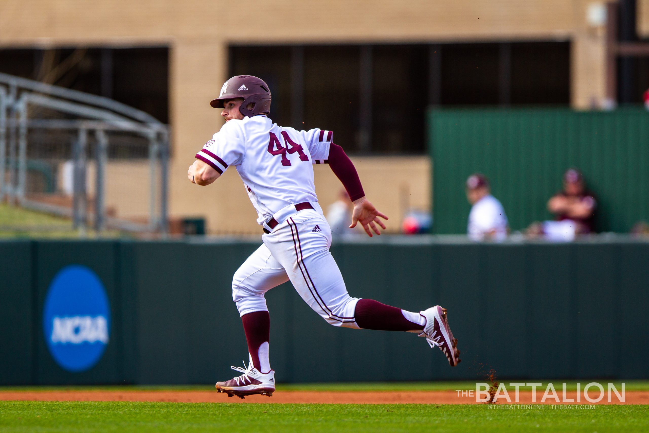 GALLERY%3A+Baseball+Maroon+and+White+Scrimmage