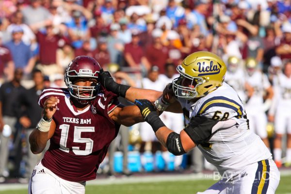 <p><strong>Myles Garrett Drafted No. 1</strong></p><p>In 2017, the Cleveland Browns drafted Garrett as a defensive end, making him the first No. 1 overall draft pick in Texas A&M’s history. </p>