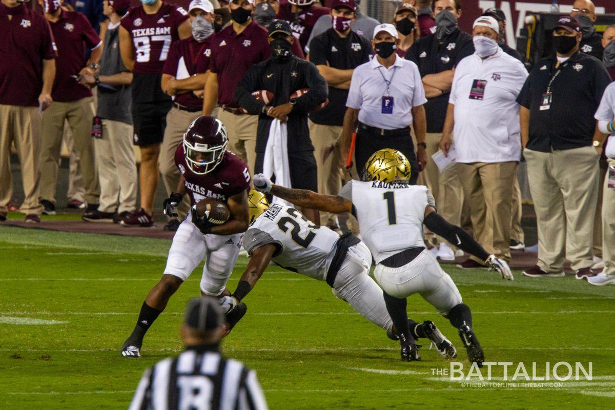 Sophomore wide receiver Jalen Preston had four receptions for 39 yards.