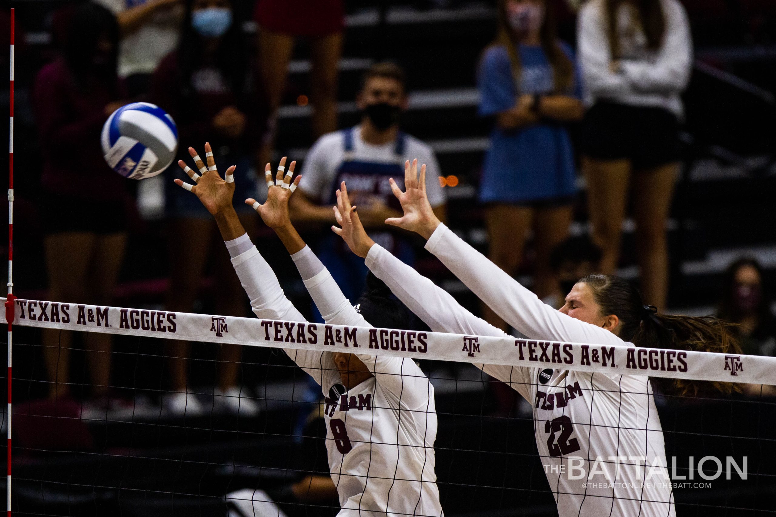 GALLERY%3A+Volleyball+vs.+LSU+Game+1