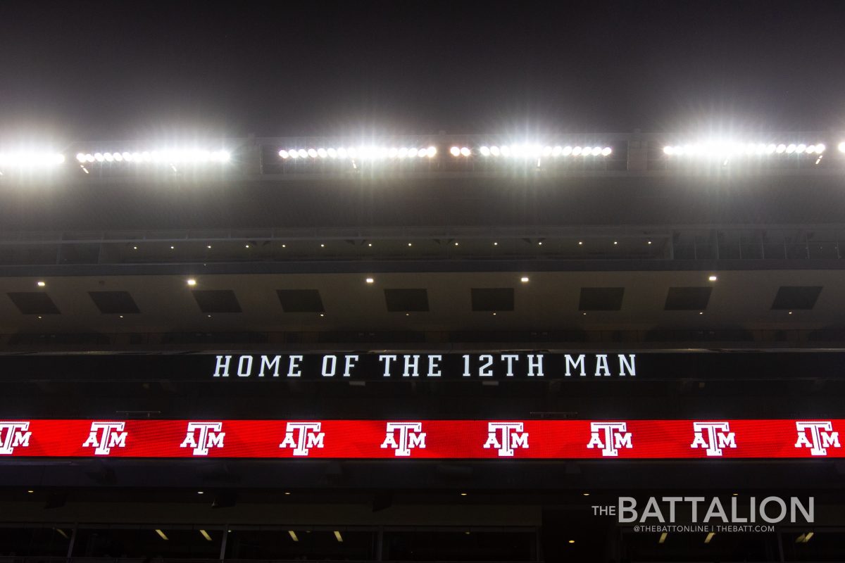 The+second+home+game+Yell+Practice+of+the+season+admitted+2%2C000+students.