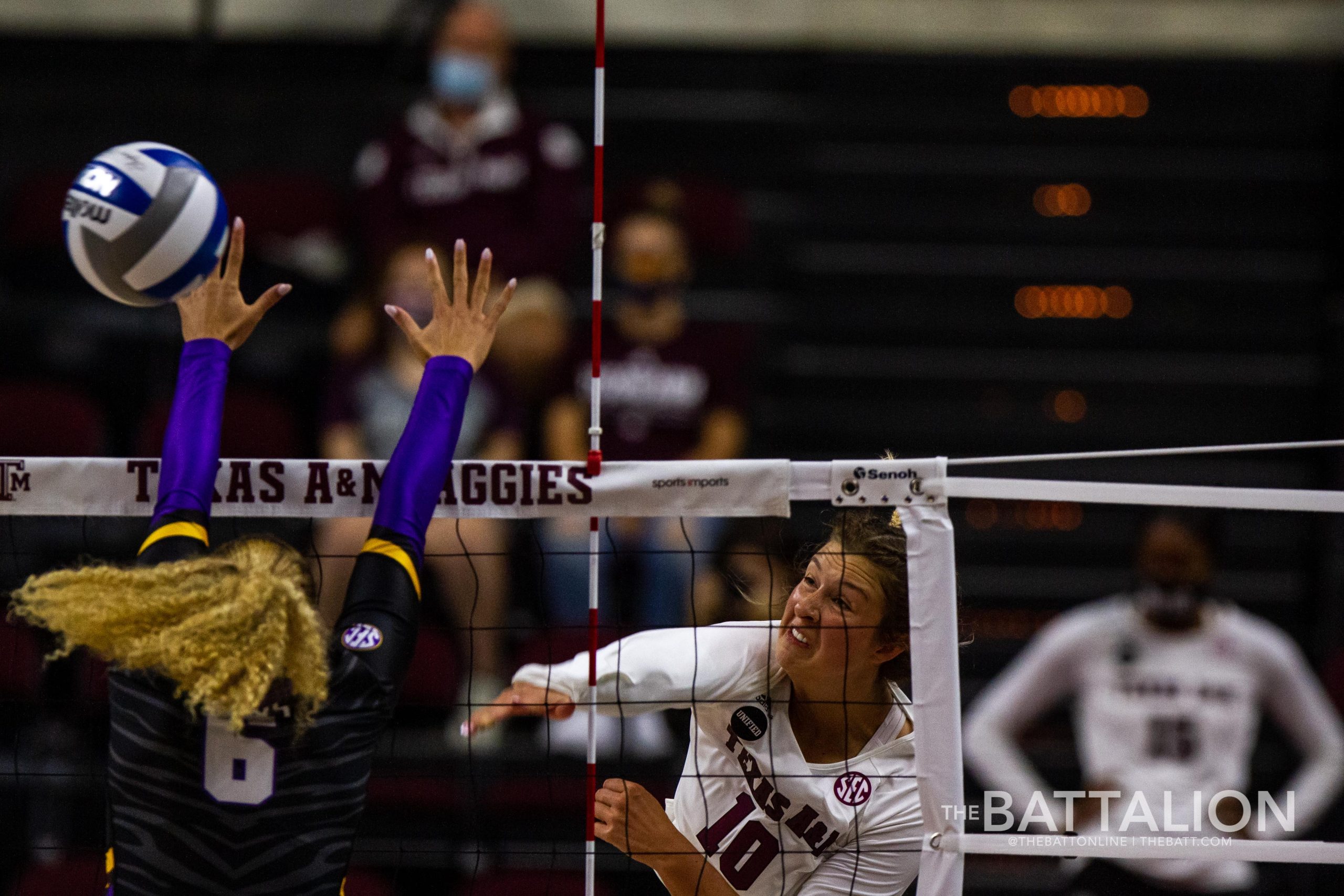 GALLERY%3A+Volleyball+vs.+LSU+Game+1