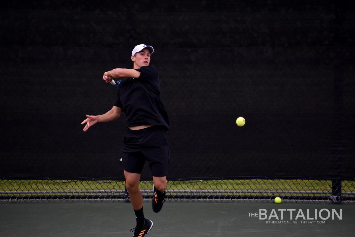 Pierce Rollins finished the 2019-2020 season with a 14-5 record in singles.
