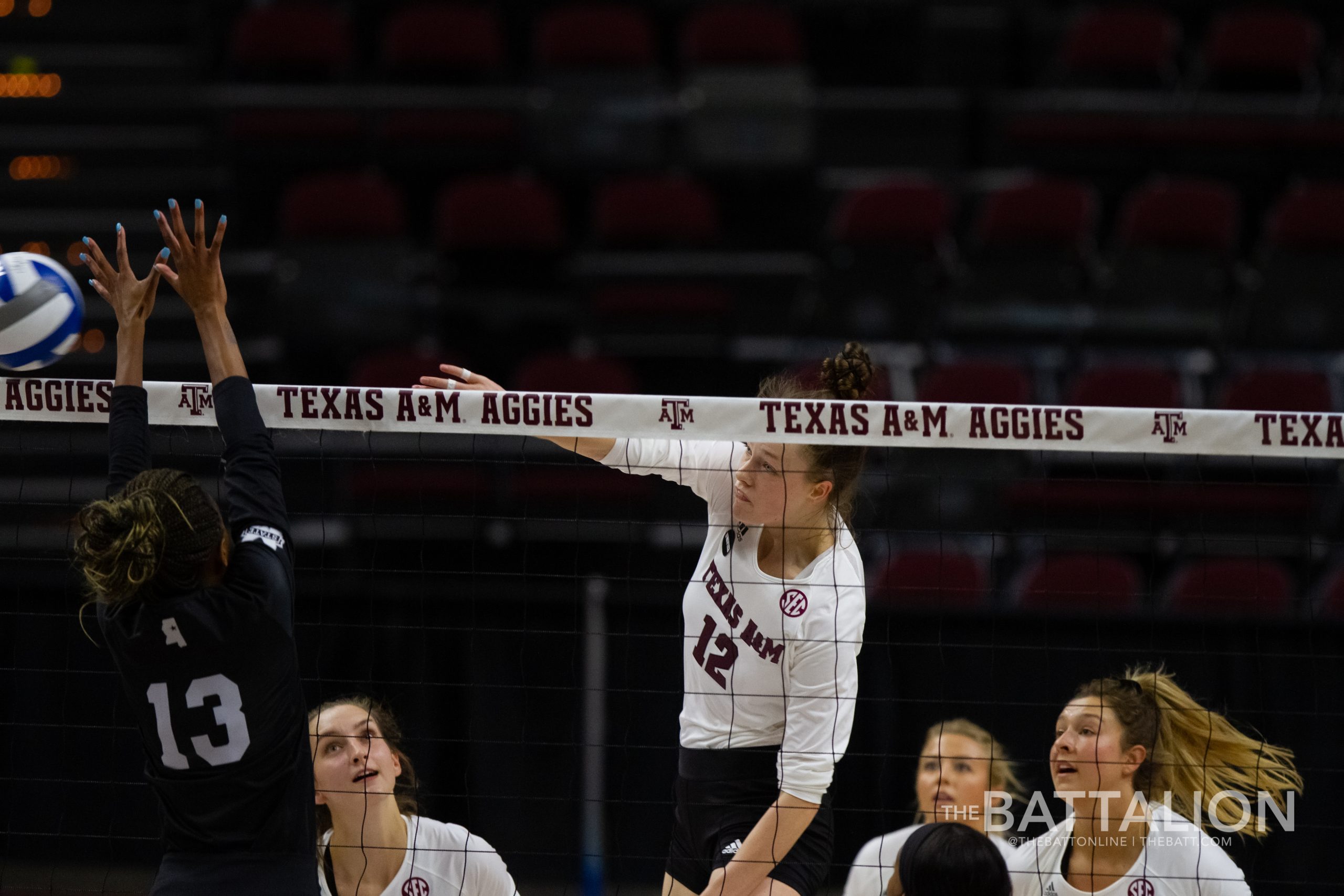 GALLERY: Volleyball vs. Mississippi State