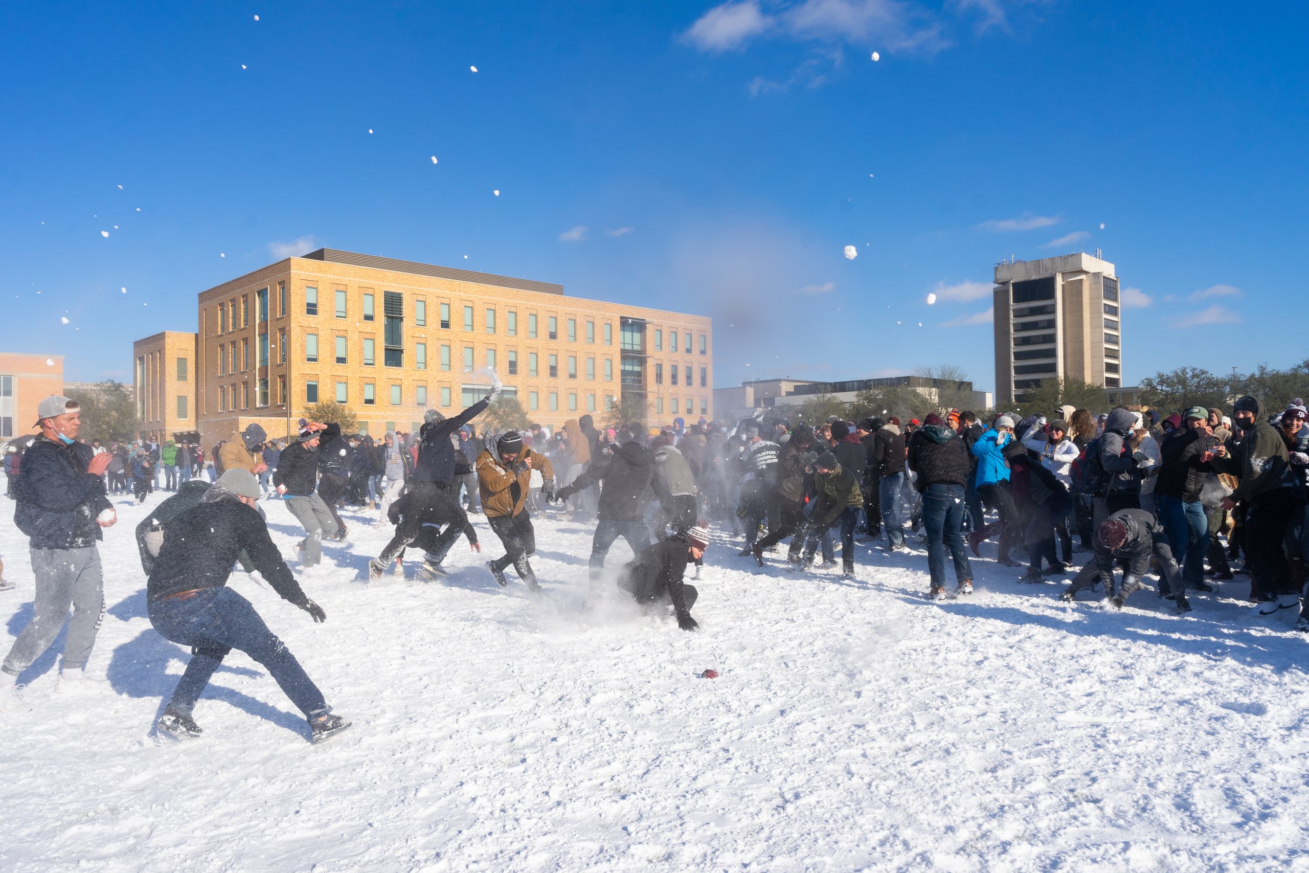 GALLERY: Snowball Fight on Simpson Field