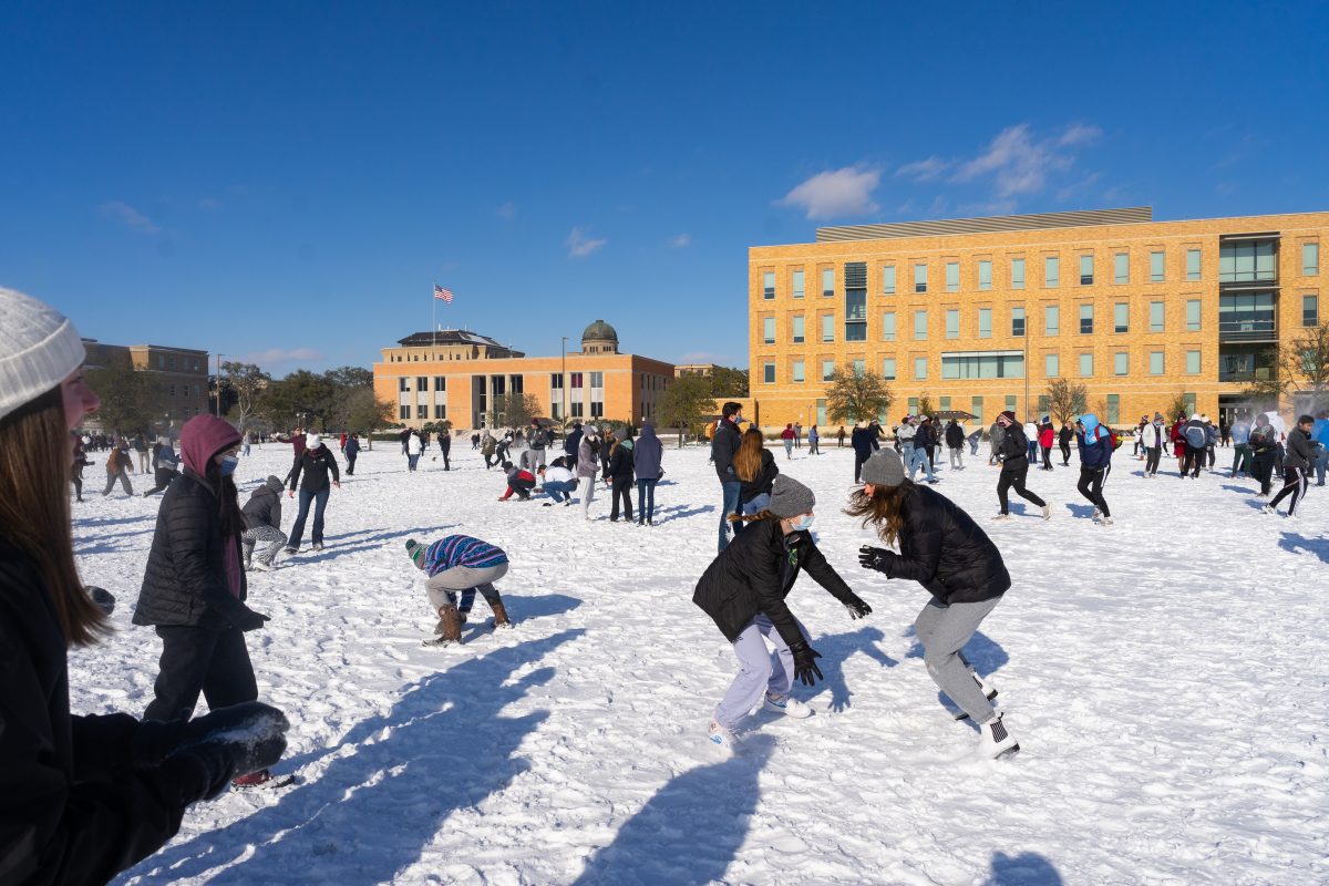 A huge student snowball fight took place on Simpson Drill Field on the afternoon of Feb. 15th.&#160;