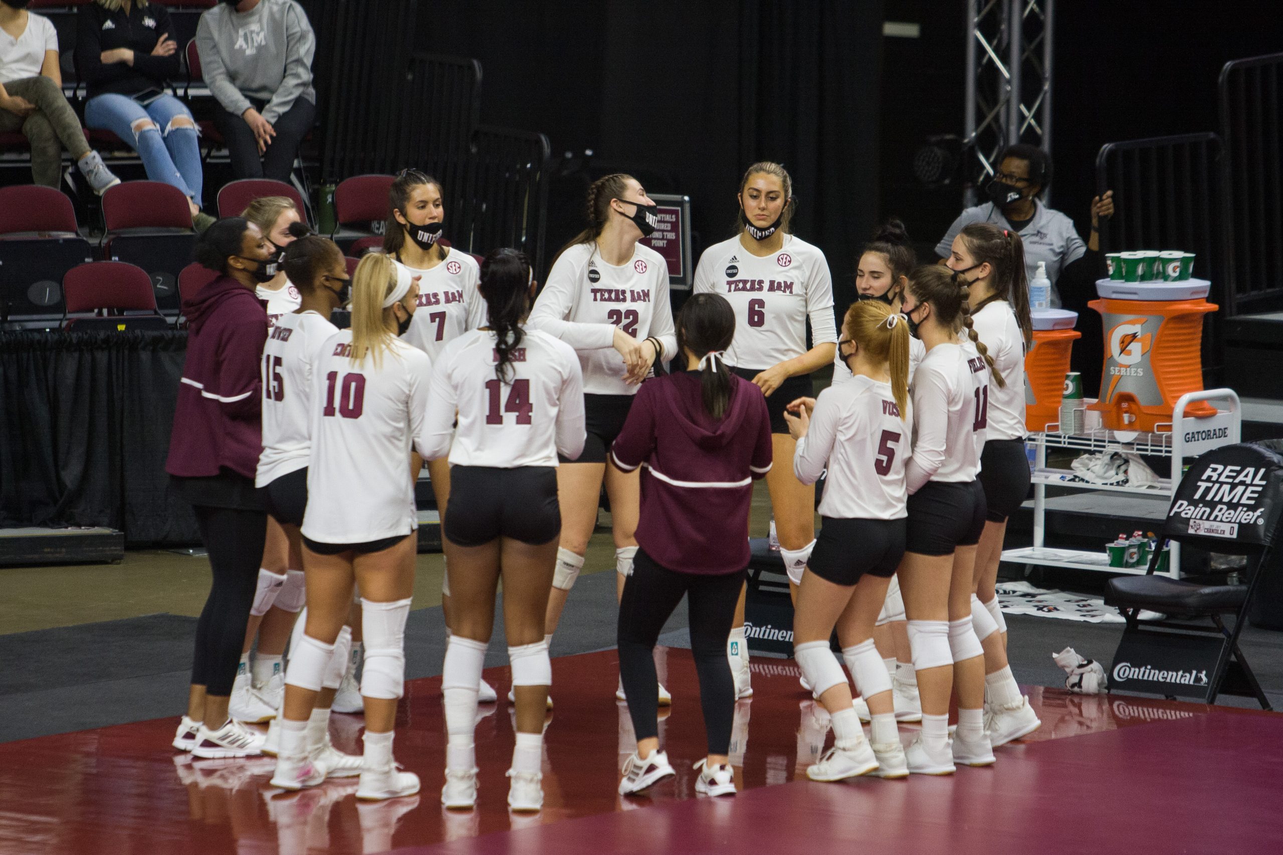 GALLERY: Volleyball vs. Alabama