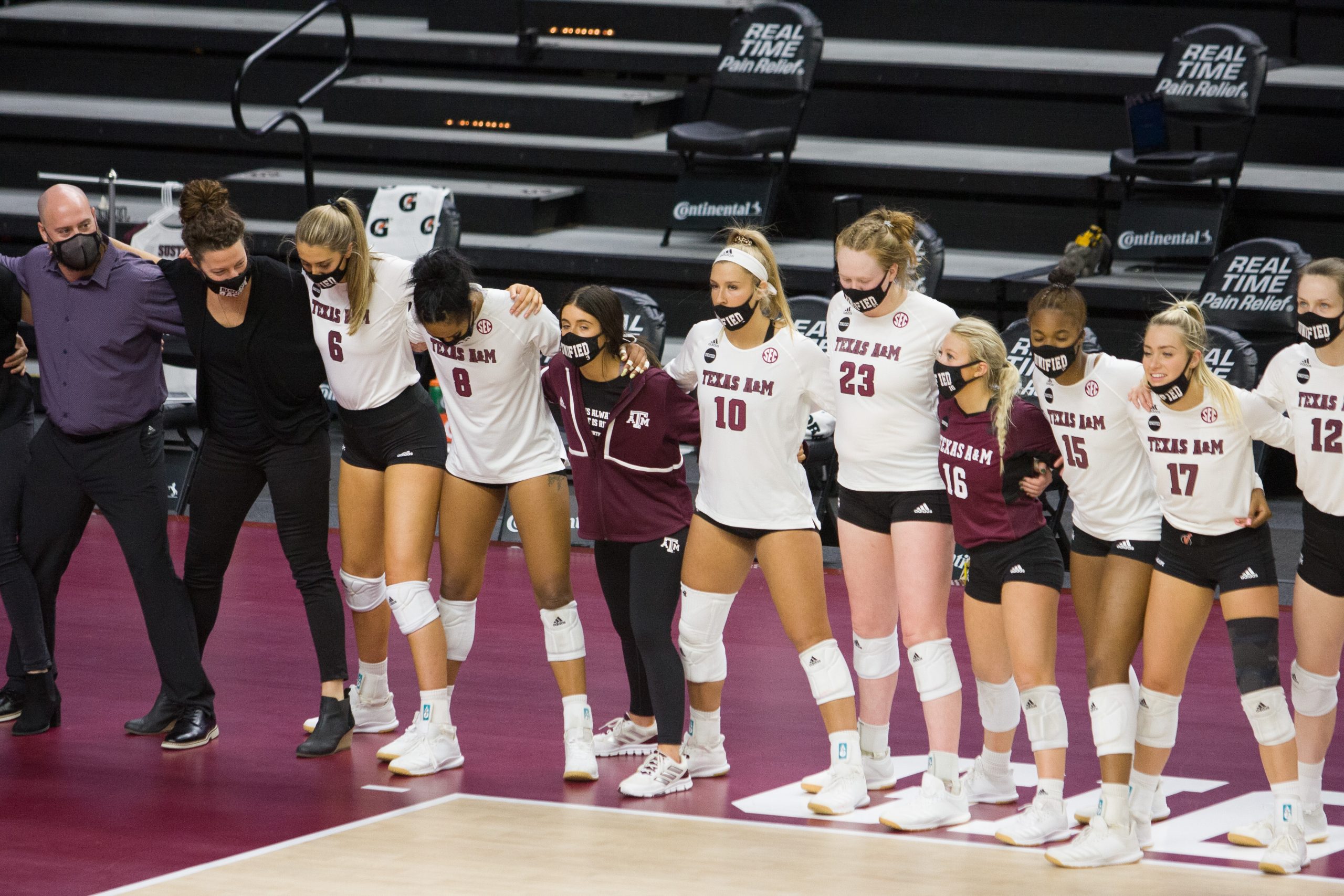 GALLERY: Volleyball vs. Alabama