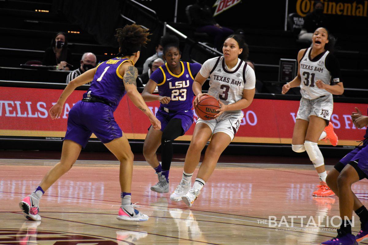 Senior&#160;Destiny Pitts&#160;put the game out of reach of the Troy Trojans with a late pair of free throws.&#160;