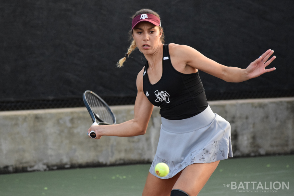 Junior&#160;Renee McBryde's win against Eden Richardson gave the Aggies their fourth point of the match, securing the shutout victory.