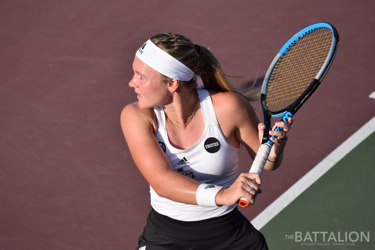 Senior&#160;Riley McQuaid won her singles match in two sets.