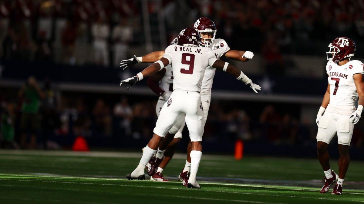 Senior defensive back&#160;Leon O'Neal helped A&amp;M hold Arkansas to just one field goal in the second half against Arkansas.