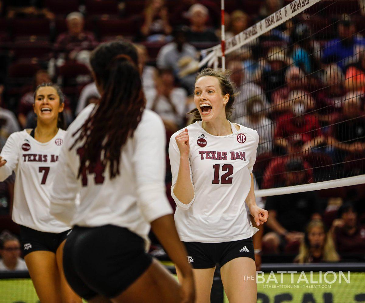 <p>Senior middle blocker <strong>Mallory Talbert </strong>matched her career high total of 14 kills. </p>