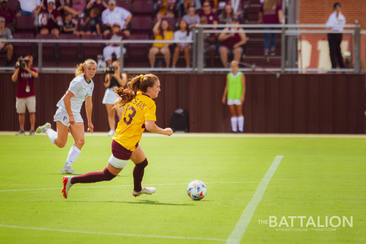 Freshman&#160;Mia Pante closes in on the goal.