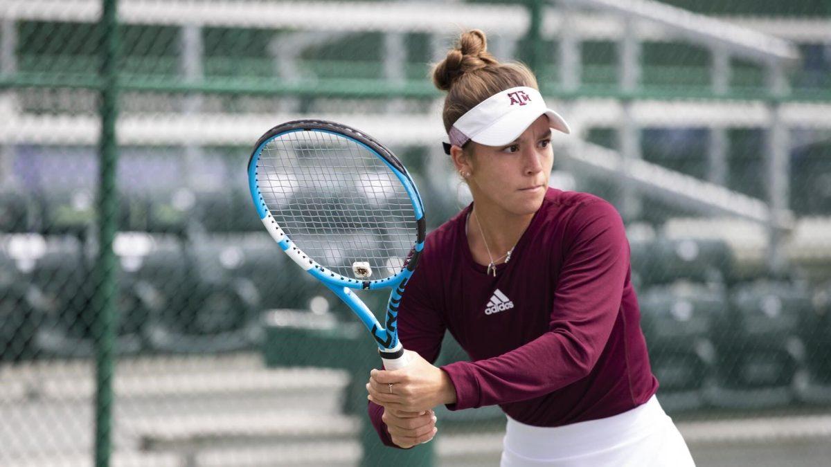 During+the+2021+H-E-B+Invitational%2C+senior%26%23160%3BIsa+Di+Laura%26%23160%3Brecorded+a+notable+performance+for+the+Aggies+with+a+dominating+6-3%2C+6-2+singles+win.%26%23160%3B