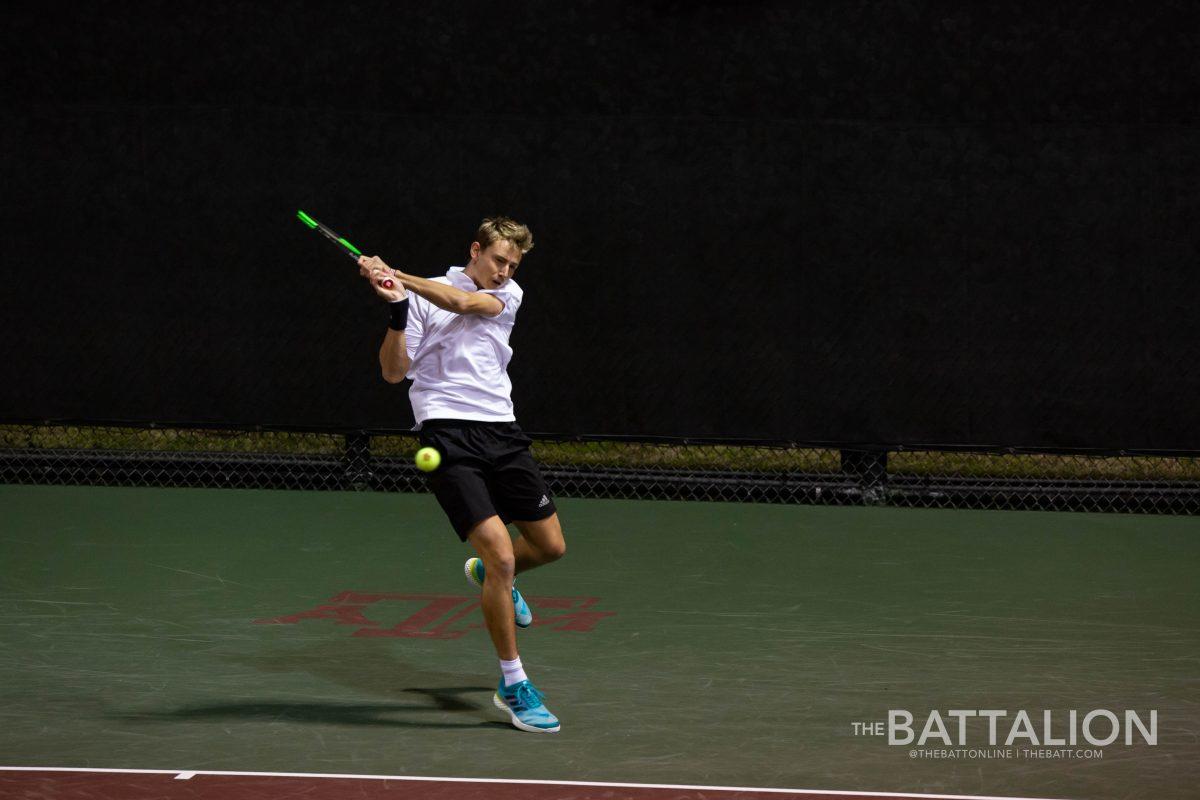 <p>In the final tournament of the fall season, junior <strong>Noah Schachter </strong>brings a new sense of leadership and confidence to the court. </p>