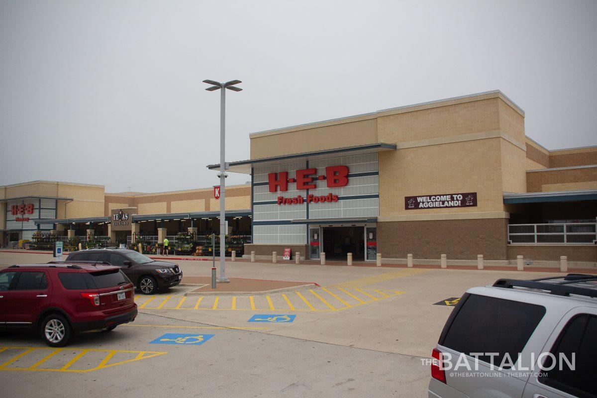 The H-E-B located at the intersection of Wellborn Road and Harvey Mitchell Parkway is the first-ever winner for the Best Grocery Store in the ‘Best of Aggieland’ magazine.