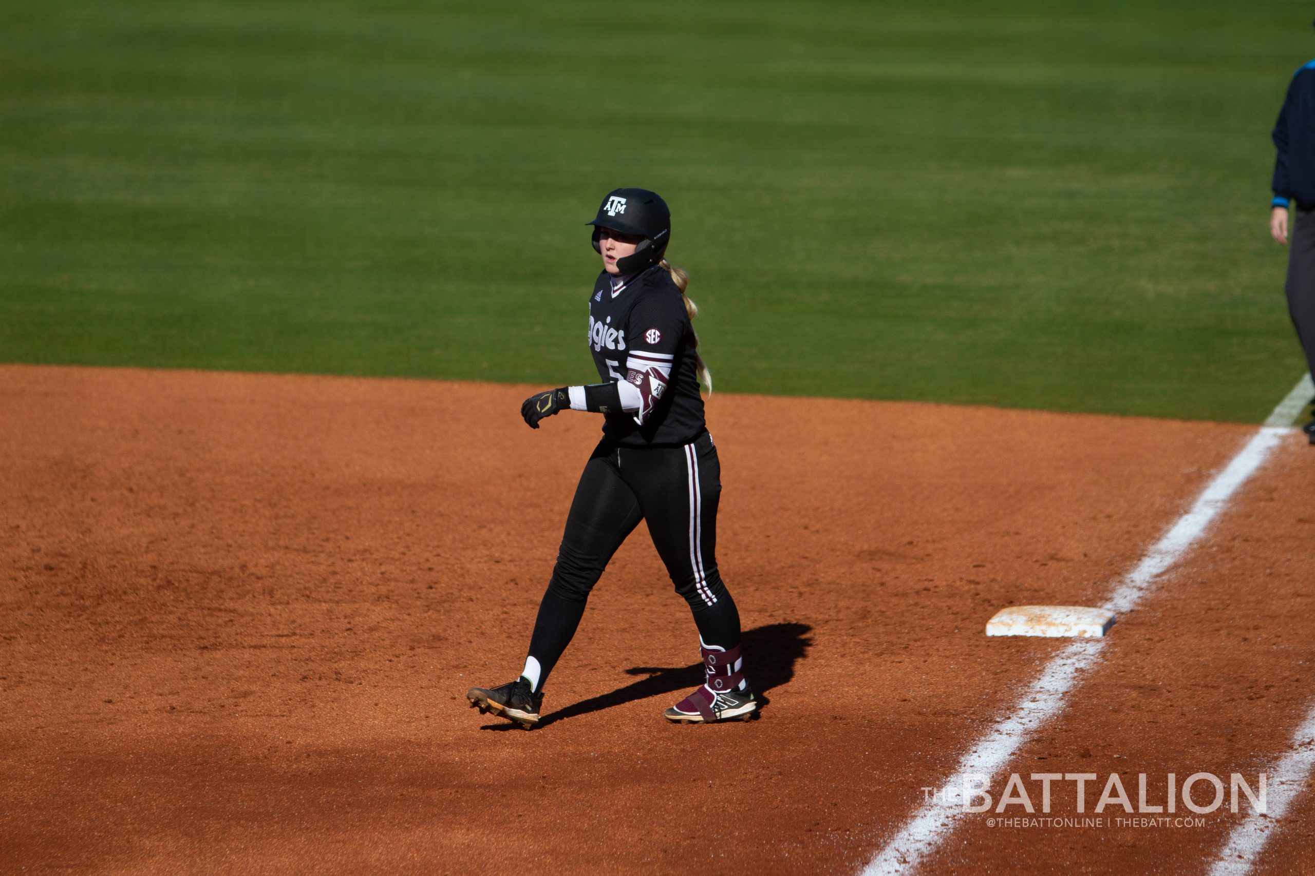 GALLERY: Softball vs. Kansas