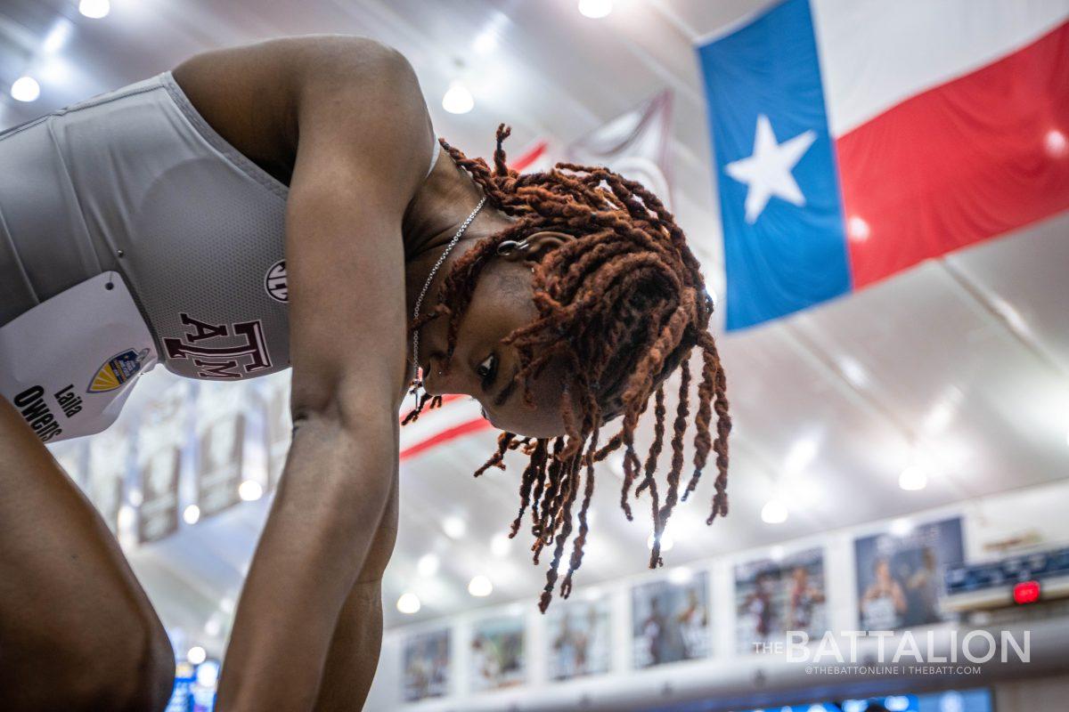 Sophomore Laila Owens takes her place on the starting block before the start of the womens 200m race at the SEC Indoor Track and Field Championship on Friday, Feb. 25, 2022.