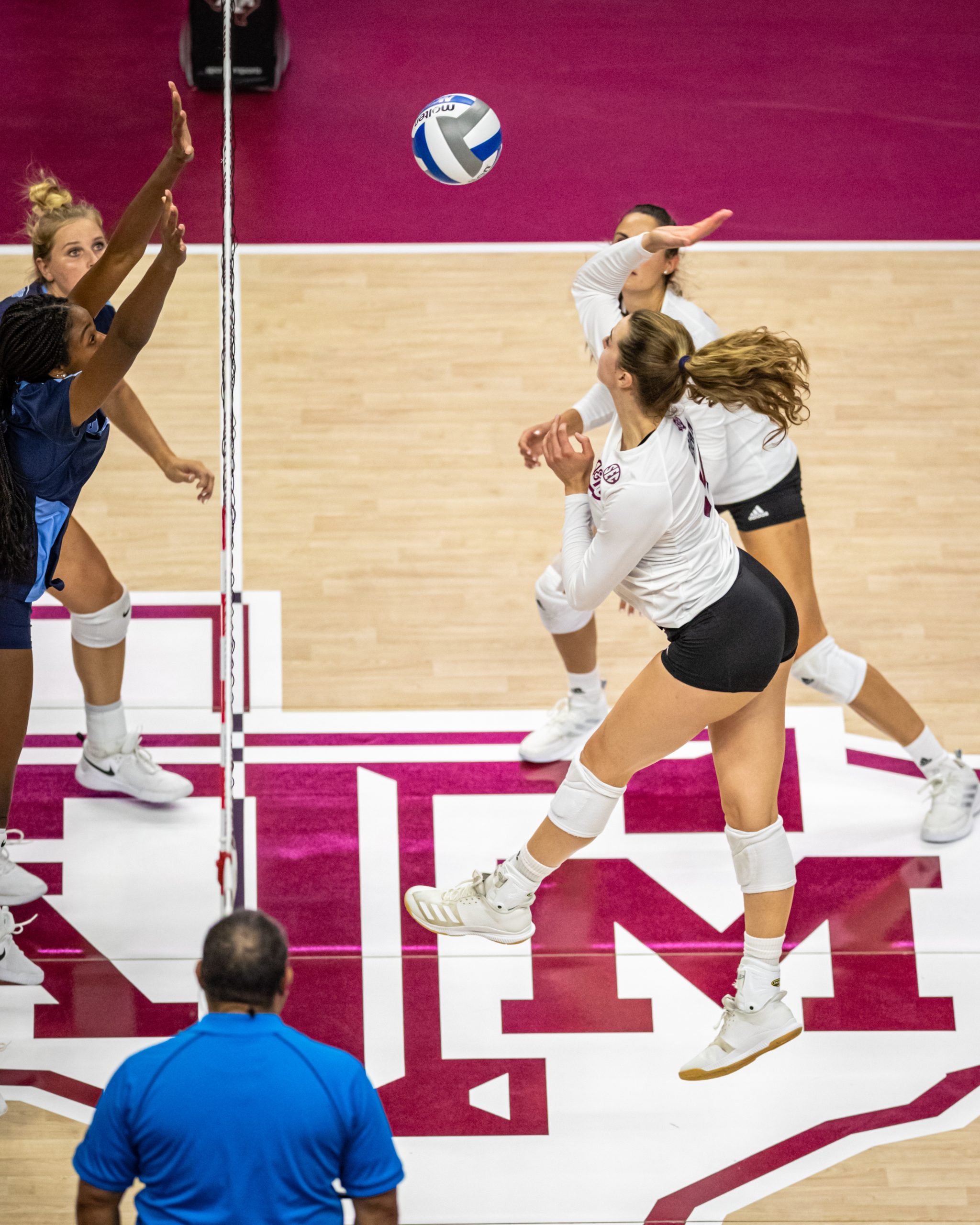 GALLERY: Volleyball vs. San Diego