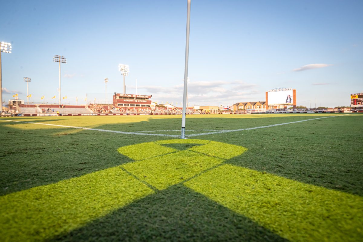 The+Aggies+wore+gold+during+their+match+against+Georgia+to+fundraise+to+end+childhood+cancer.