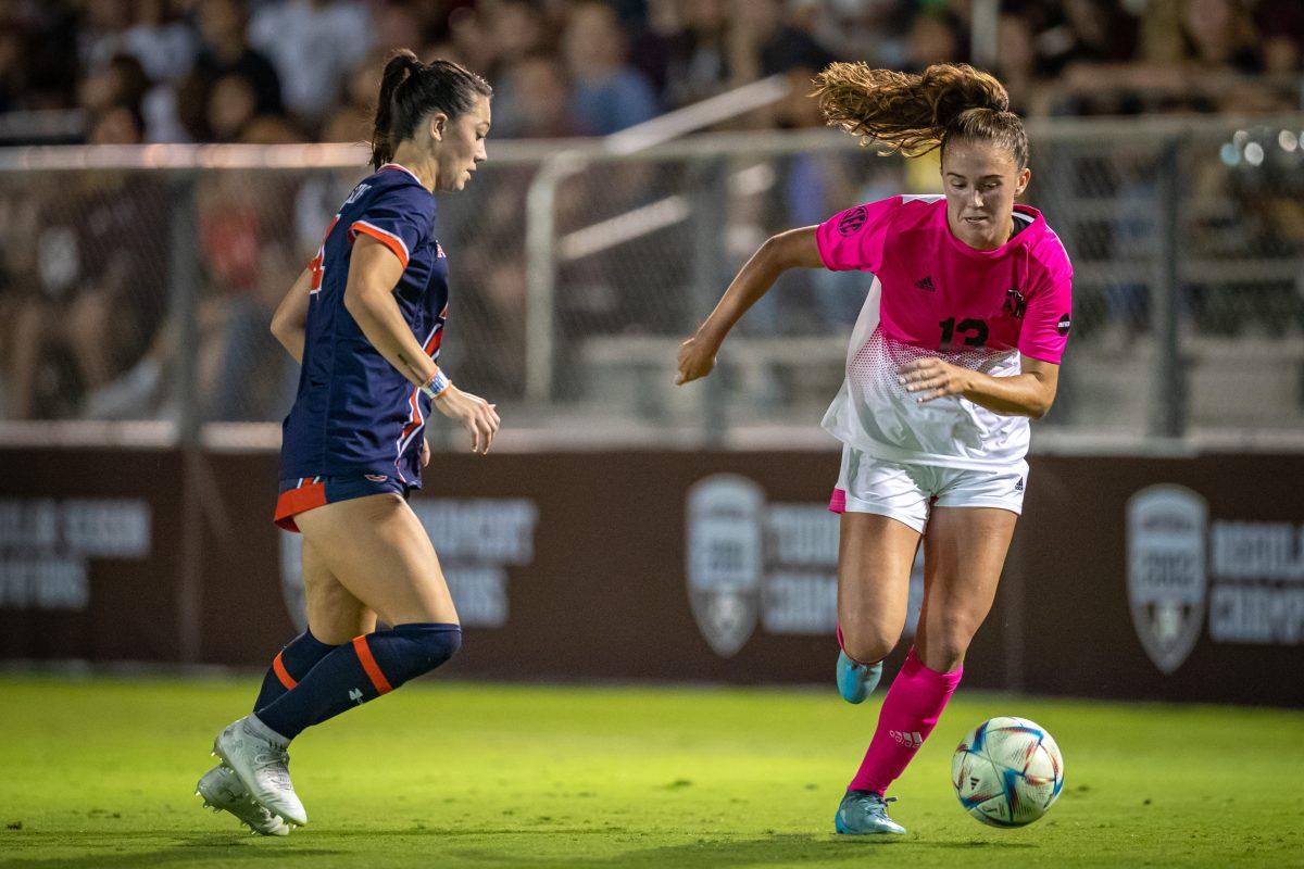 <p>Sophomore D Mia Pante (13) moves downfield during Texas A&M's match against Auburn at Ellis Field on Friday, Oct. 14, 2022.</p>