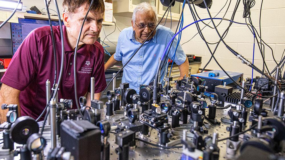 Dr. Vladislav Yakovlev and Dr. Girish Agarwal created a novel light source to improve the clarity of Brillouin microscopy, a critical imaging technique for cell and tissue research.