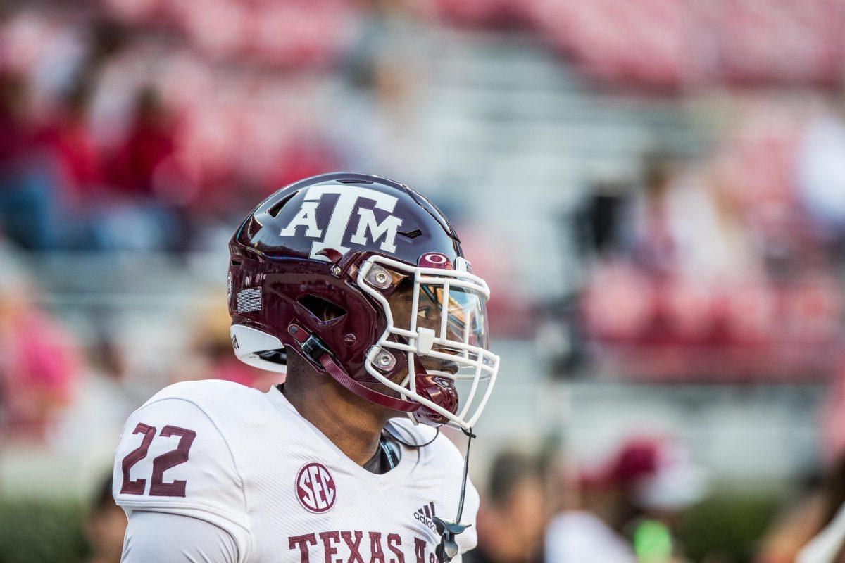 Freshman LB LeVeon Moss (22) warms up before the game against the Alabama Crimson Tide on Saturday, Oct. 8, 2022, at Bryant-Denny Stadium in Tuscaloosa, Alabama.