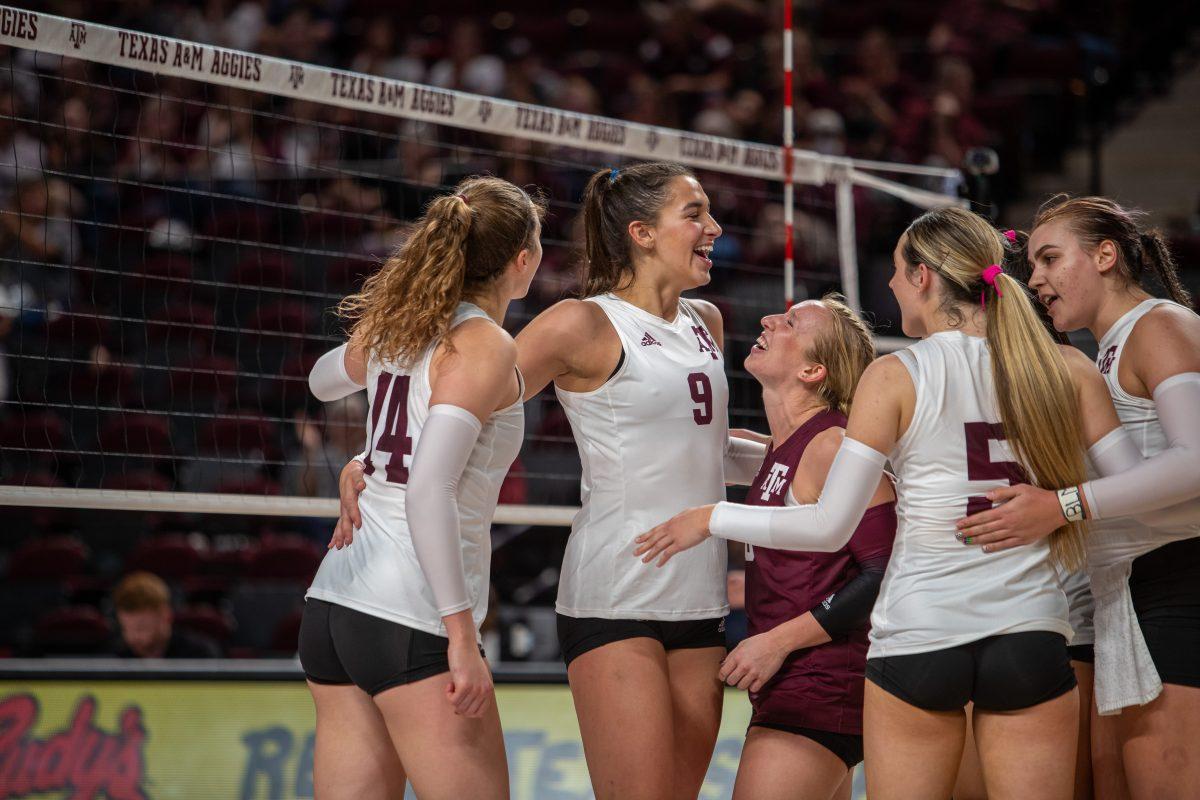 The+Aggies+celebrate+a+point+during+A%26amp%3BMs+match+against+Alabama+at+Reed+Arena+on+Wednesday%2C+Nov.+2%2C+2022.