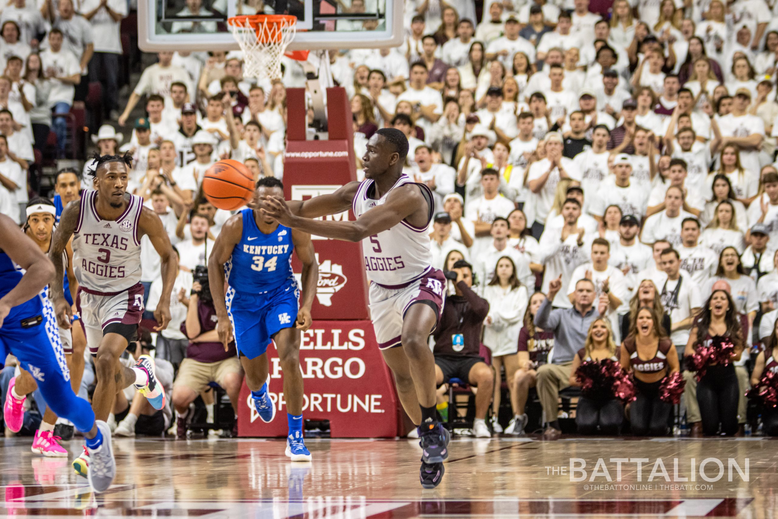 GALLERY: Men's Basketball vs. Kentucky