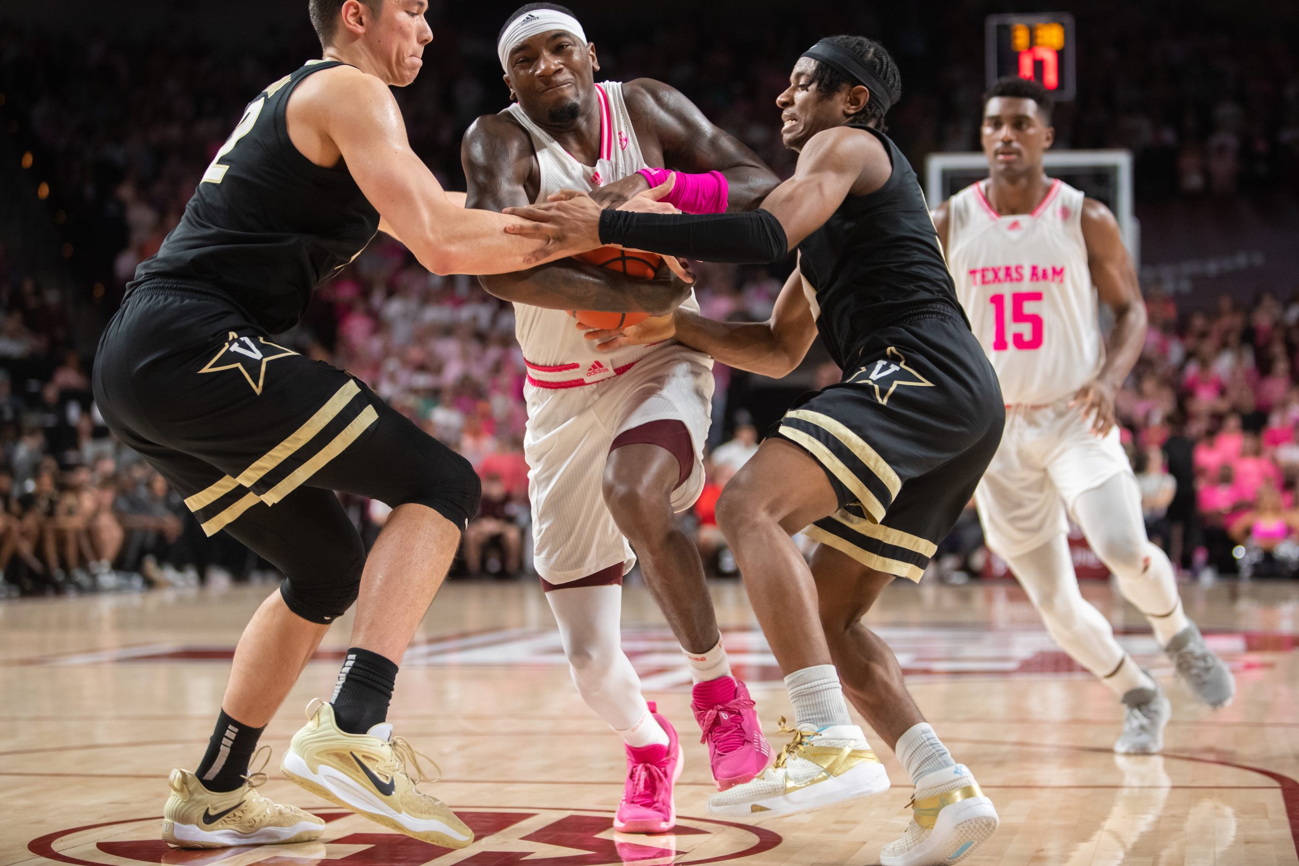 GALLERY: Men's Basketball vs. Vanderbilt