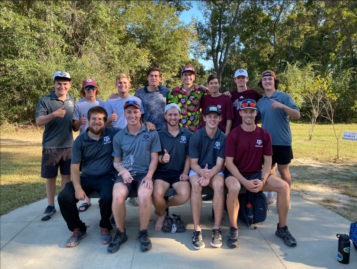 Josh Mueck, Chris Chambers, Ethan Vacula, Spencer Luton, Patrick DiLullo, Max van Noort, Matt Reed, Asher Mueller, Brian Whitley, Ben Mueck, Sam Park, Noah Johnson, Chris Doyle sit for a picture  after Battle of the Bayou on Oct. 14, 2022.