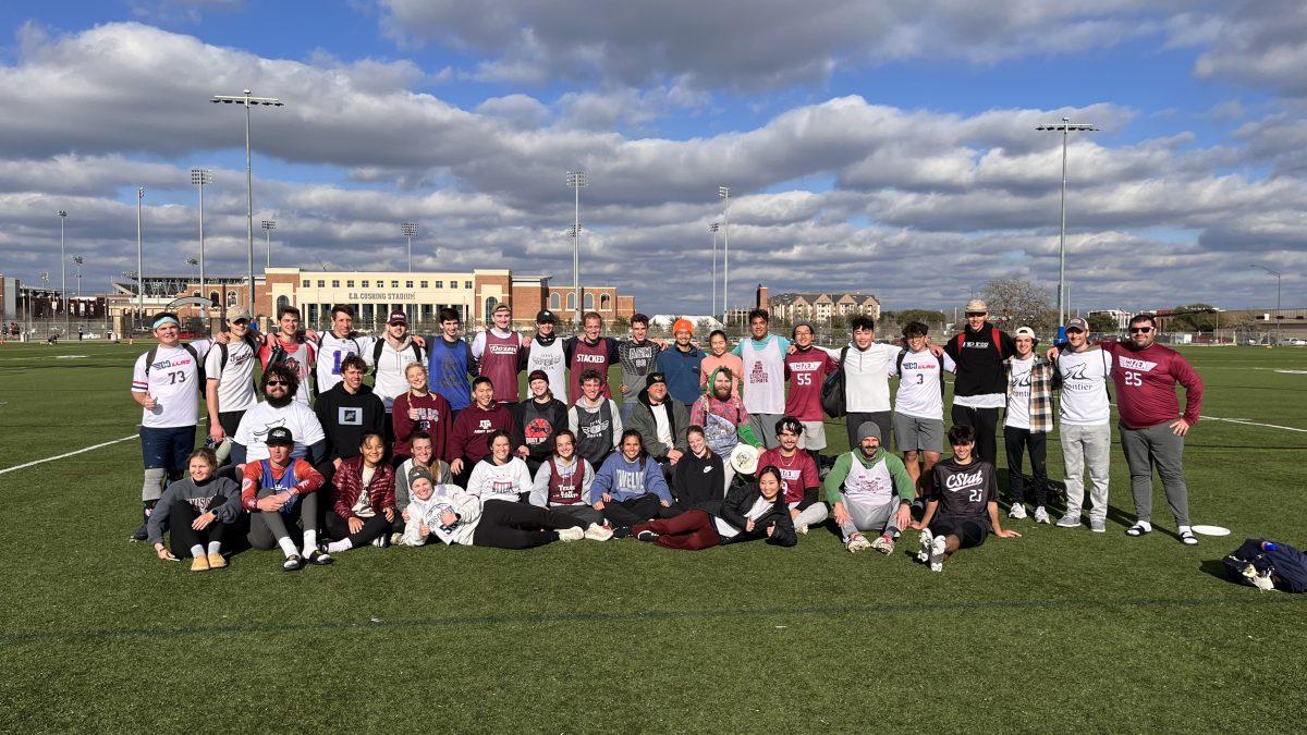 The A&M Women’s Ultimate concluded the fundraising Hat tournament Feb. 11 with a group photo at Penberthy Rec Sports Complex. 