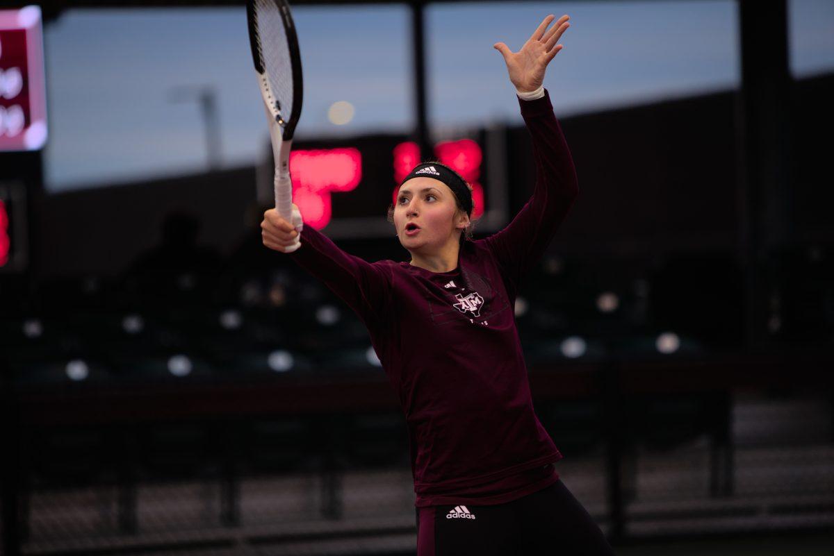 <p>Sophomore Mary Stoiana staying focused on the ball at Mitchell Outdoor Tennis Center on Friday, Jan. 20, 2023.</p>