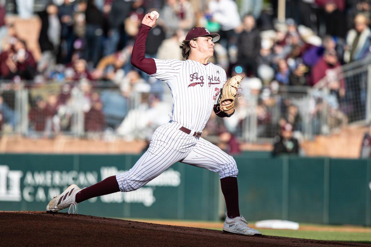 Junior RHP Nathan Dettmer (35) gets ready to throw the ball at Olsen Field on Friday, March 17, 2023.