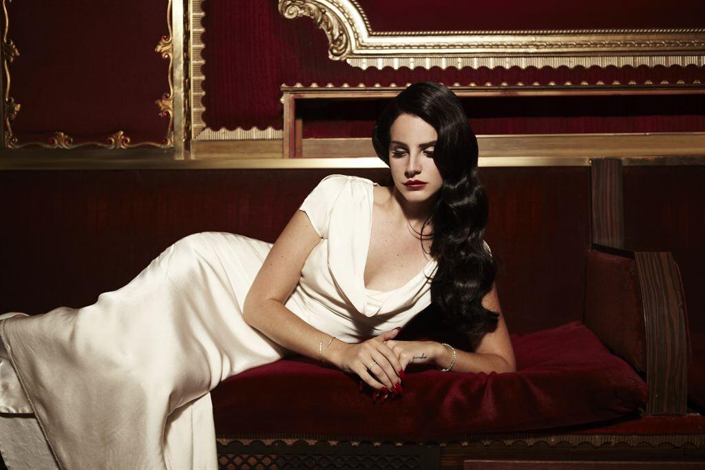 Lana Del Reys Burning Desire photoshoot. 
