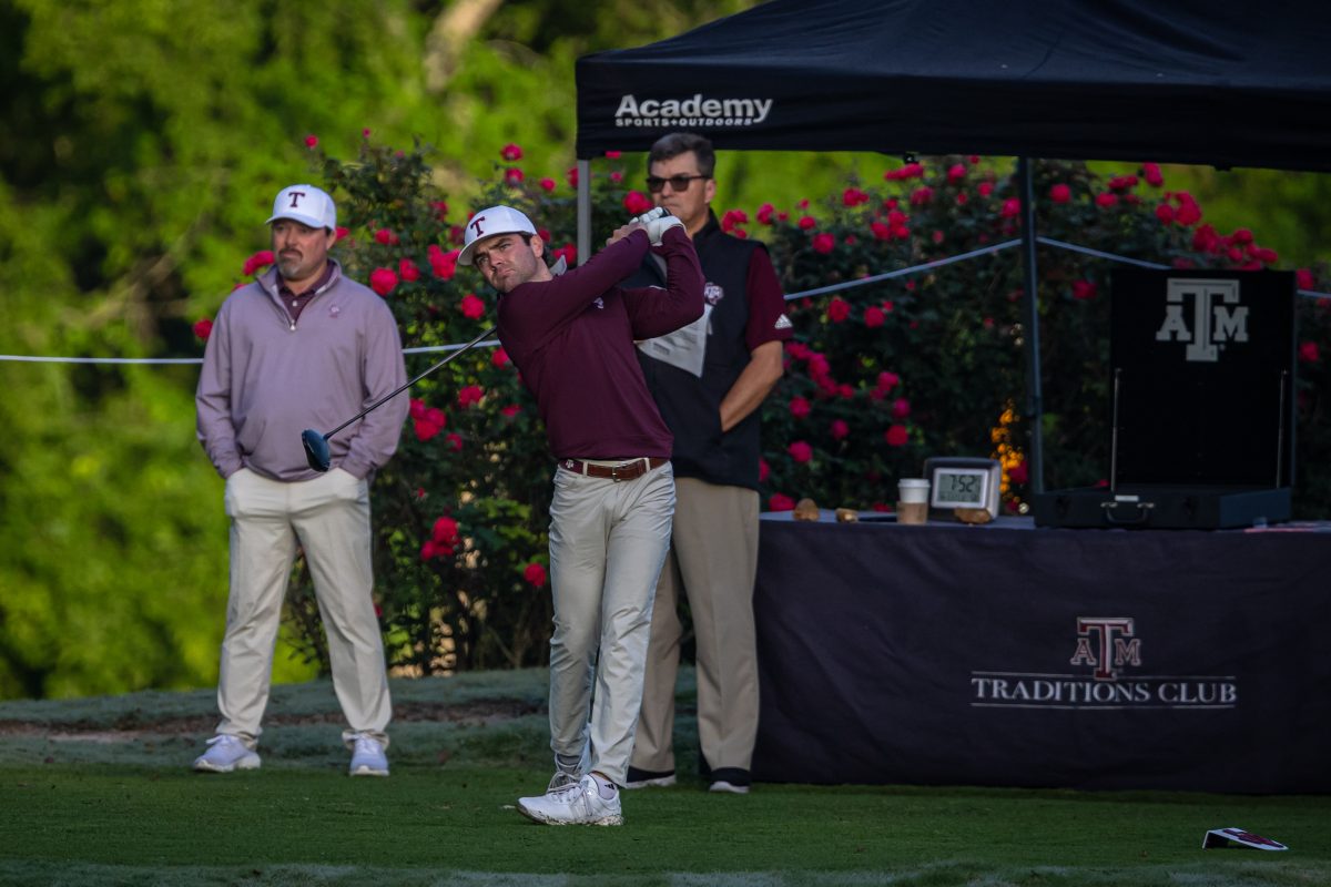 Sophomore Michael Heidelbaugh plays his tee shot on the first hole of the Traditions Club on the second day of the Aggie Invitational on Tuesday, April 11, 2023.