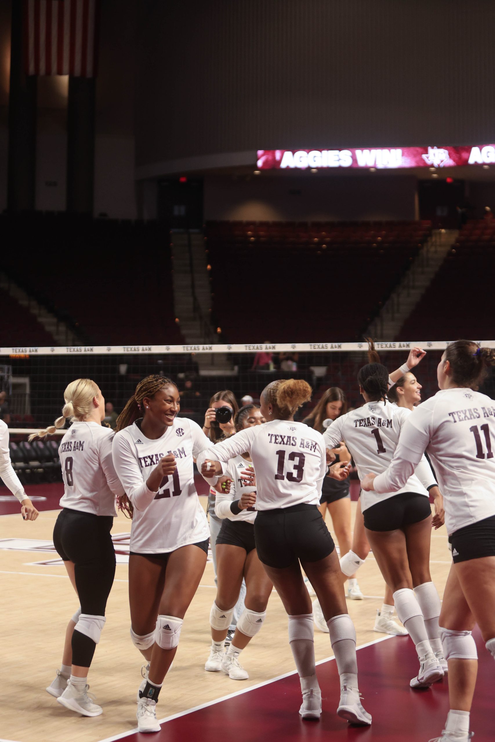 GALLERY: Volleyball vs. Mississippi State