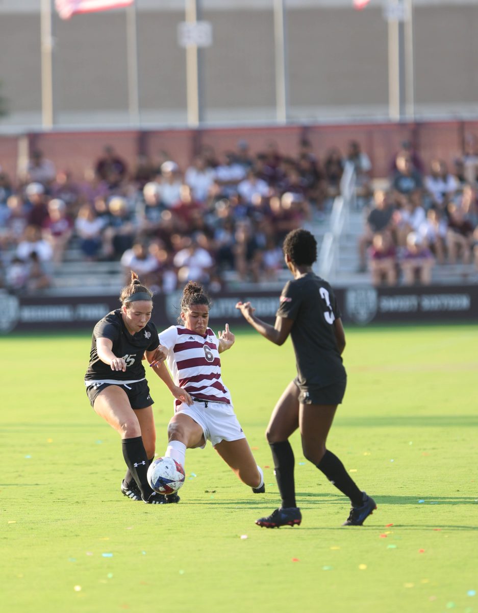 Senior F/M Andersen Williams (6) kicks the ball through her defenders during Texas A&amp;M's game against Texas Southern on Sunday, Sept. 17, 2023 at Elllis Field. (Jaime Rowe/The Battalion)