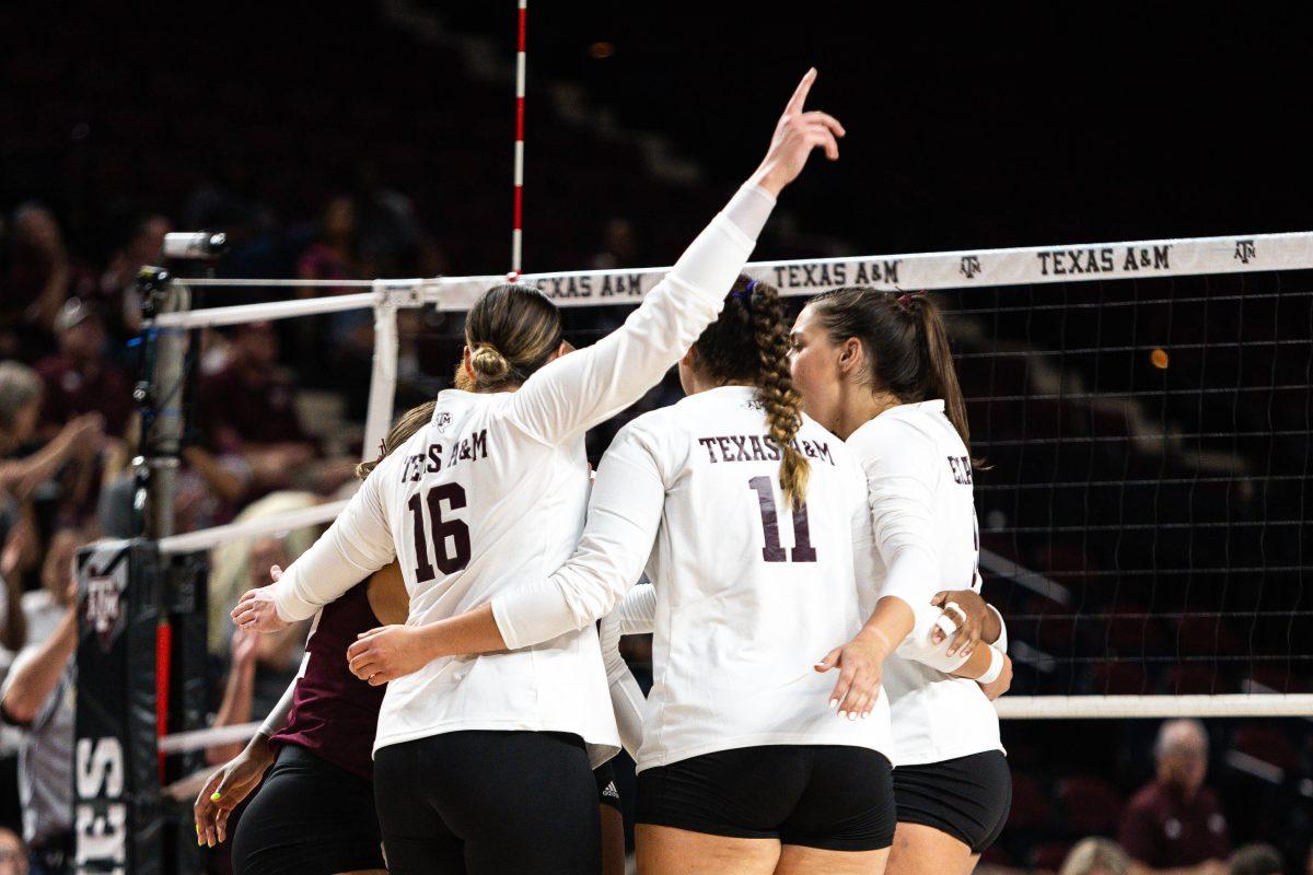 The+Texas+A%26amp%3BM+volleyball+team+huddles+up+during+their+game+against+Mississippi+State+at+Reed+Arena+on+Wednesday%2C+Sept.+20%2C+2023.