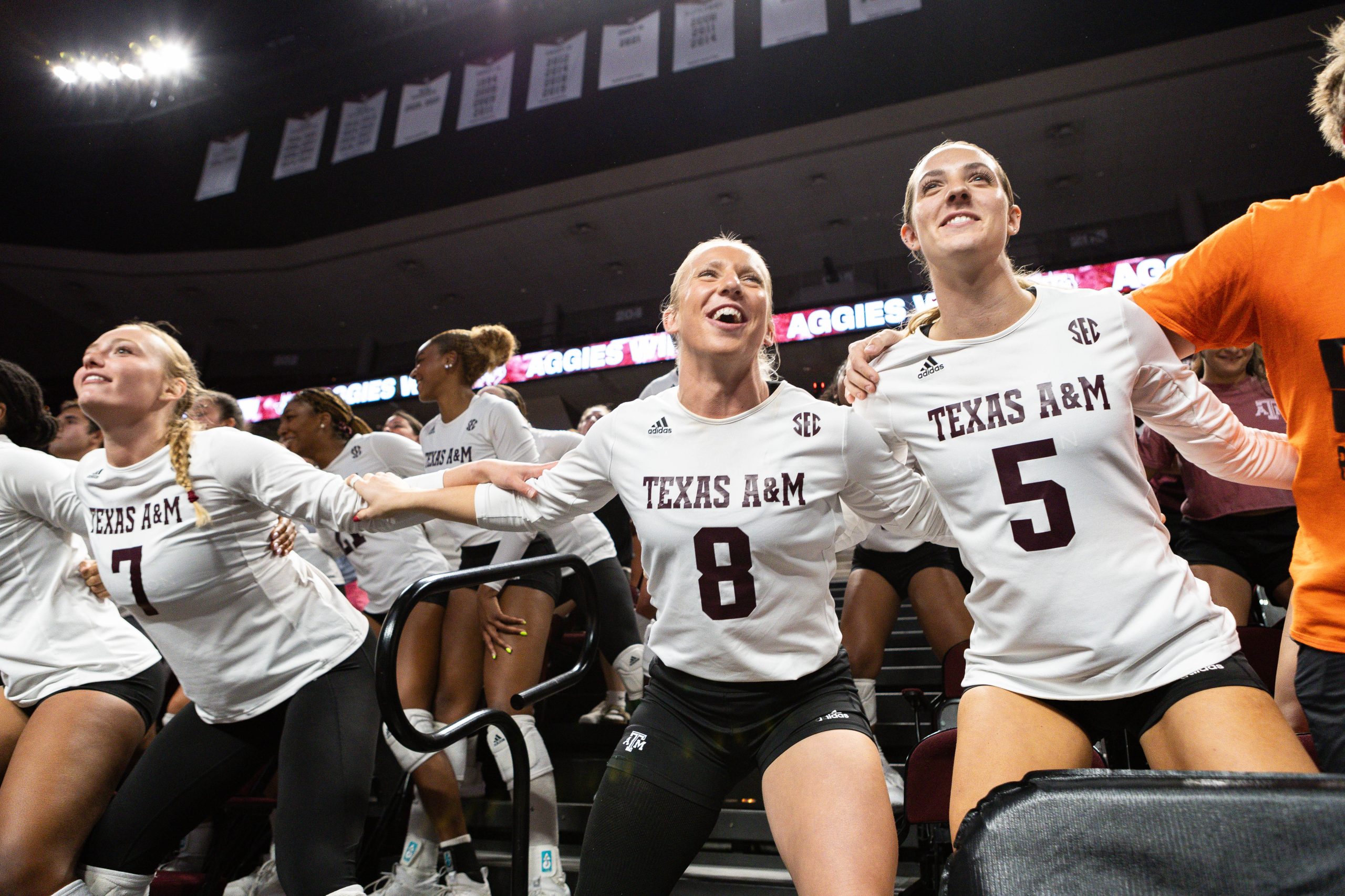 GALLERY: Volleyball vs. Mississippi State