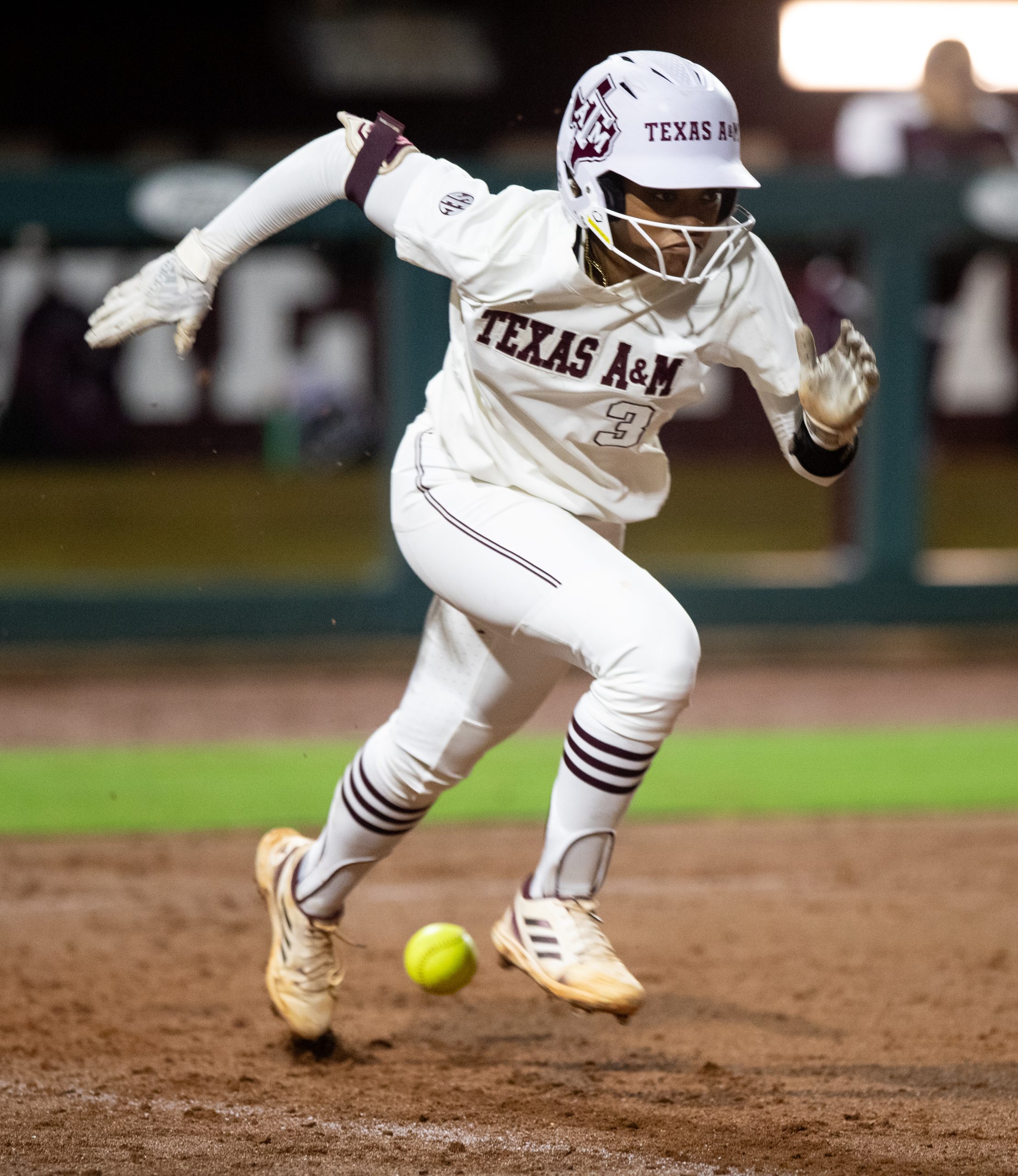 GALLERY%3A+Softball+Maroon+%26+White+Game