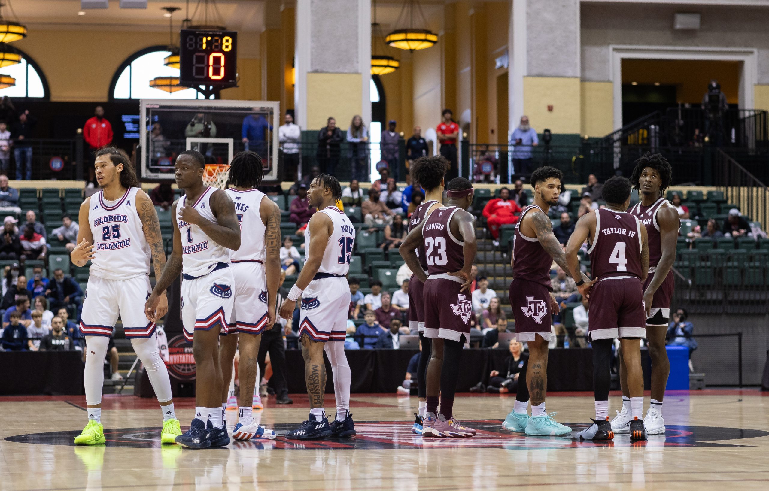 GALLERY: Men's Basketball vs FAU