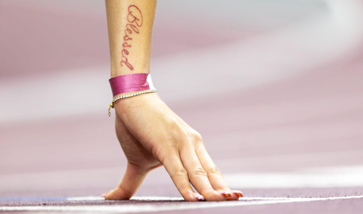 Texas A&amp;M sophomore Leeah Burr gets ready to start during the Charlie Thomas Invitational at the Murray Fasken Indoor Track on Friday, Feb. 2, 2024. (CJ Smith/The Battalion)