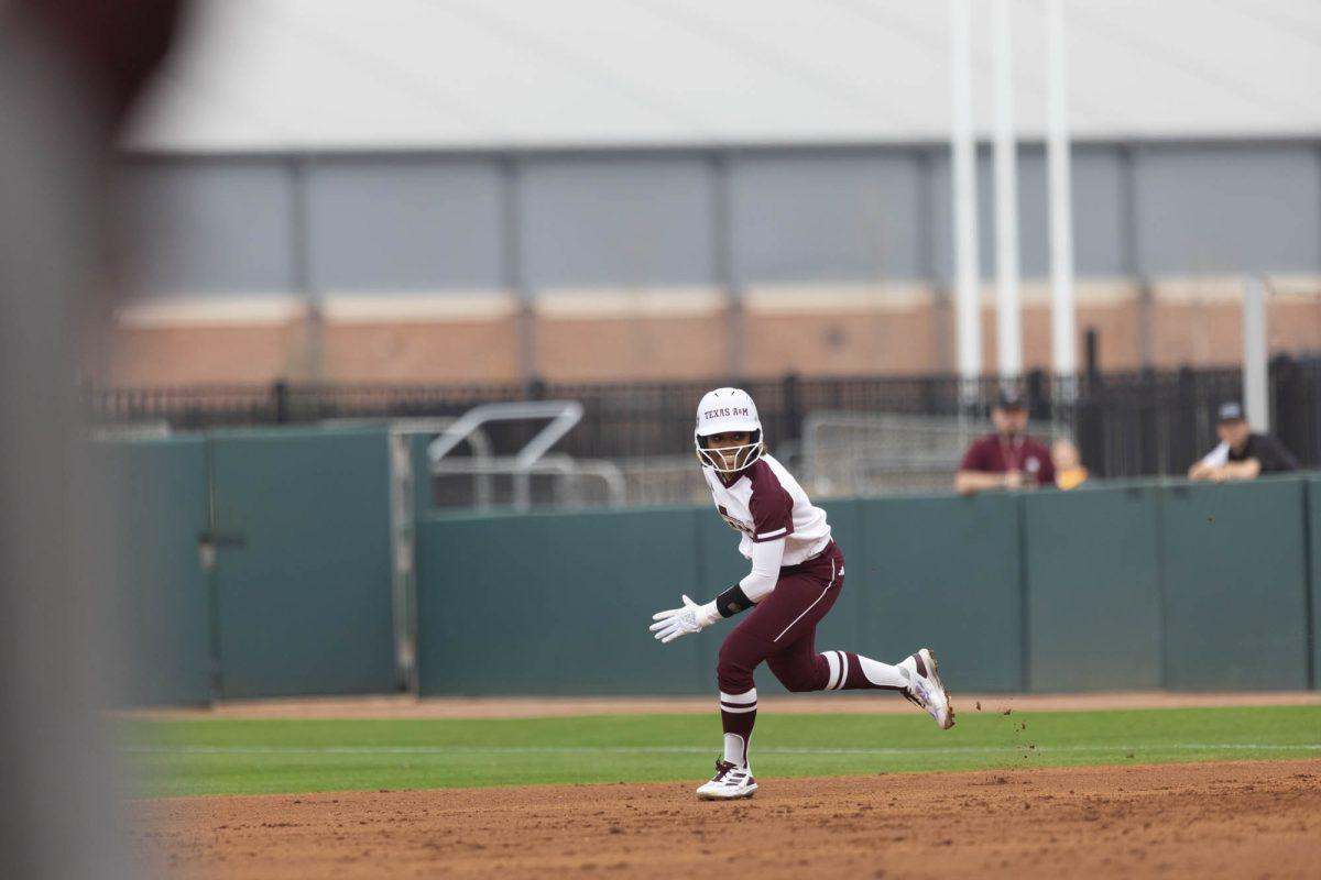Junior INF Koko Wooley (3) runs to second base during Texas A&M's game against Valpo on Feb. 10, 2024 at Davis Diamond.