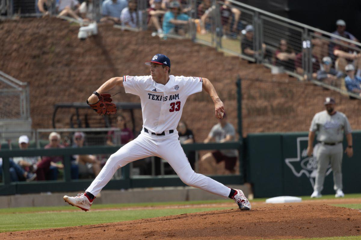 Sophomore LHP Justin Lamkin. (33) pitches during Texas A&Ms game against Mississippi State on March 23rd, 2023 at Olsen Field. (Jaime Rowe/The Battalion)